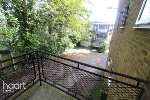 1 bedroom apartment to rent, Ruthin Close, Luton