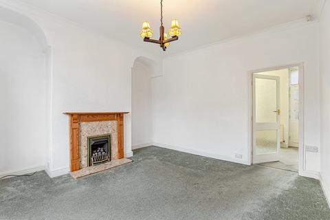 10 Ash Grove, Ilkley, LS29 8EP