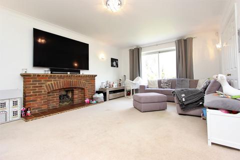 2 Lavender Close, Coulsdon, CR5 3EU