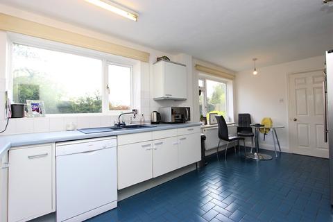 2 Lavender Close, Coulsdon, CR5 3EU