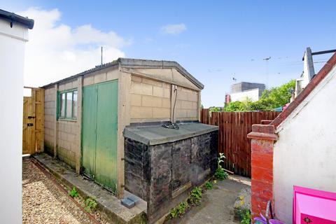 12a Kenmere Gardens, Wembley, HA0 1TE
