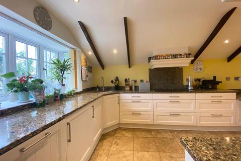 4 bedroom detached house for sale - Willow Lane, Clifford, LS23