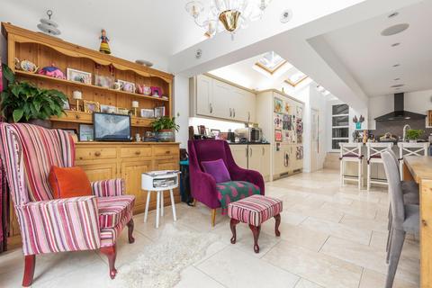 10 Upstall Street, London, SE5 9JE