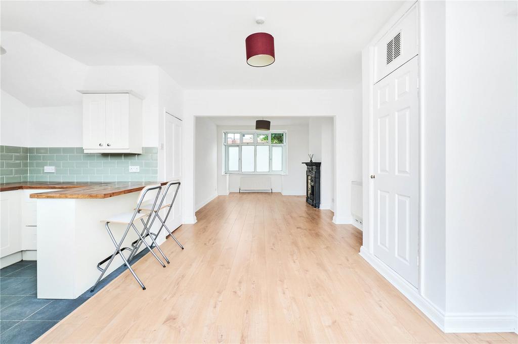 Edencourt Road, London, SW16 4 bed end of terrace house £2,850 pcm (£