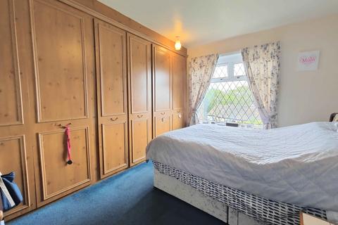 3 bedroom semi-detached house for sale - Kirk Lane, Halifax HX3