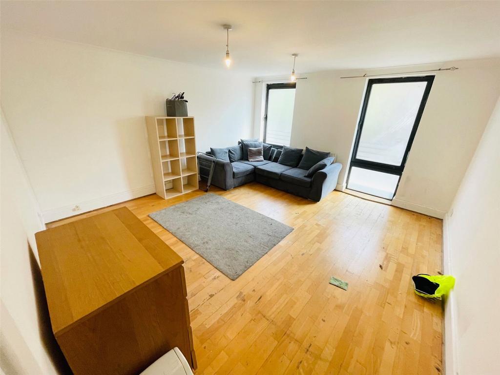 The Highway, London, E1W 2 bed apartment £2,100 pcm (£485 pw)
