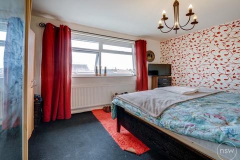 2 bedroom flat for sale - Halsall Court, Ormskirk