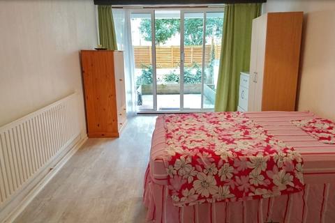 63 Clearbrook Way, London, E1 0SD