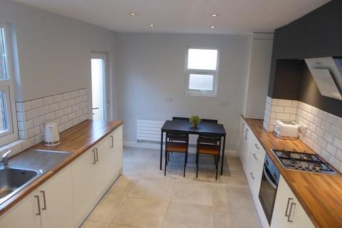 4 bedroom end of terrace house to rent, Southbank Road, Edge Hill, Liverpool