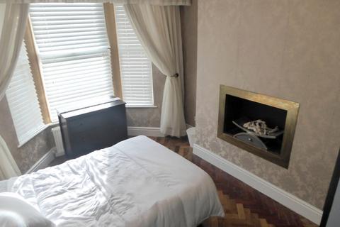 4 bedroom end of terrace house to rent, Connaught Road, Kensington, Liverpool