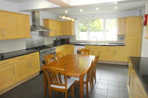 4 bedroom semi-detached house to rent, Austin Drive, Didsbury, Manchester