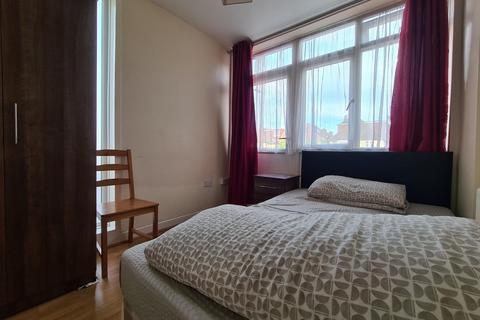 1 bedroom in a house share to rent, Chalkhill Road, Wembley, HA9