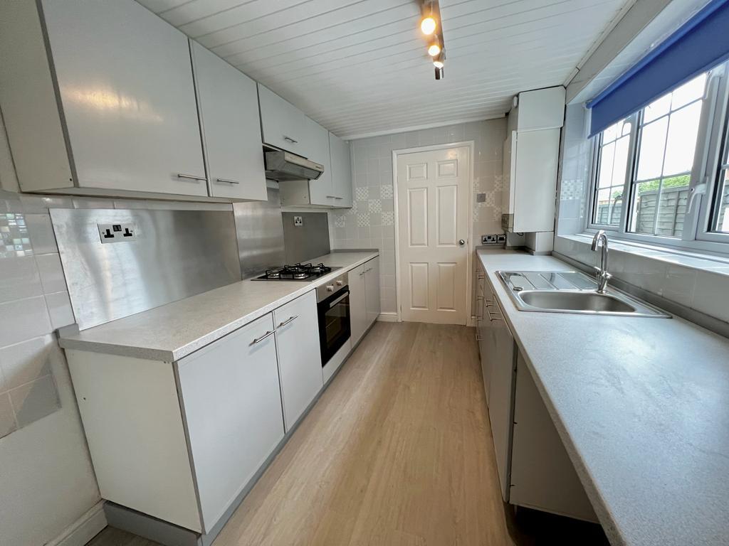 Minshull New Road, Crewe, CW1 2 bed terraced house £650 pcm (£150 pw)