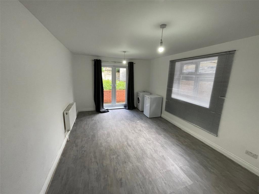 Kilburn Park Road, Kilburn, London, NW6 2 bed apartment £2,250 pcm (£
