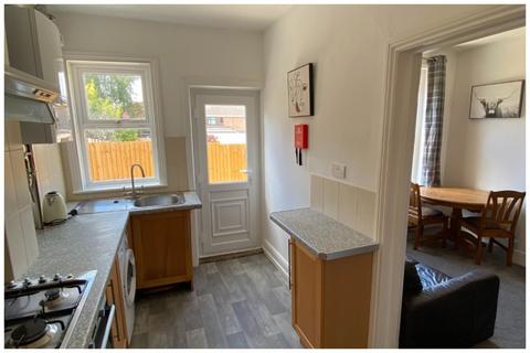 4 bedroom semi-detached house to rent, Cranmer Road, Winton