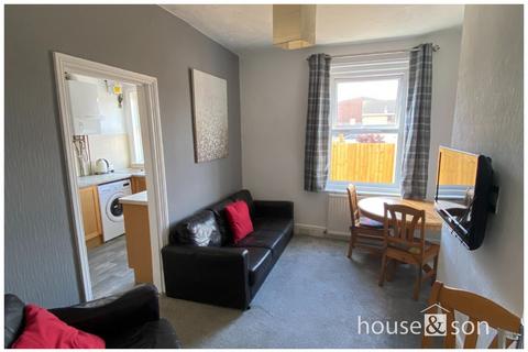 4 bedroom semi-detached house to rent, Cranmer Road, Winton