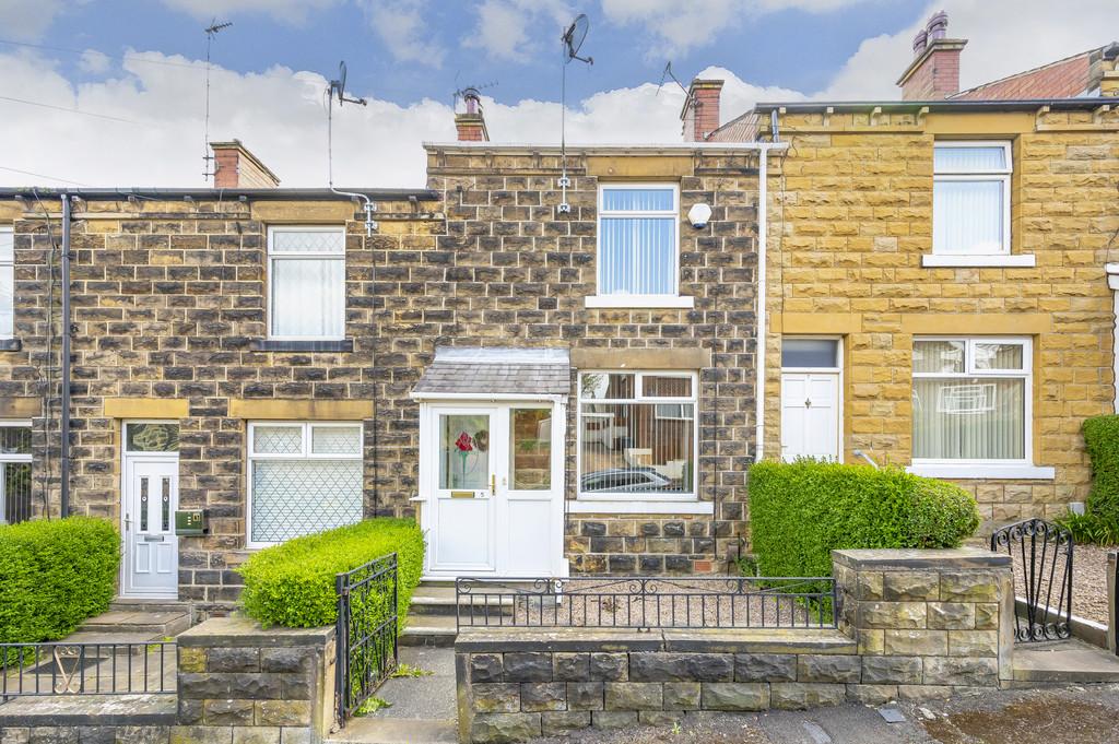 South Bank Road, Batley 2 bed terraced house £120,000