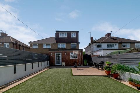 52 Queens Walk, Ruislip, HA4 0LT
