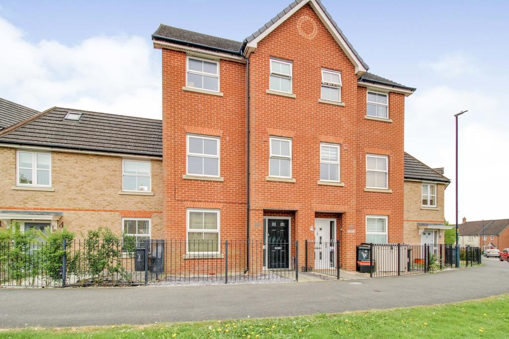 Eastbury Way, Redhouse, Swindon 4 bed terraced house £325,000