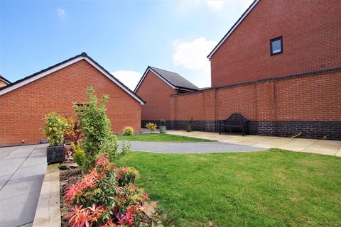 8 Fraser Drive, Bramshall, Uttoxeter, ST14 5EH