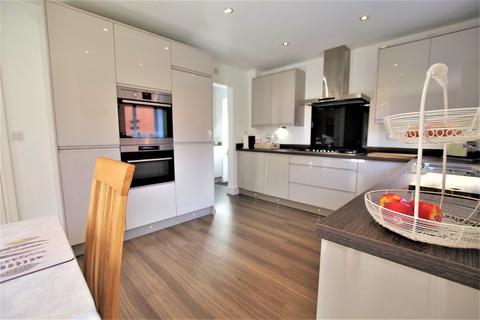 8 Fraser Drive, Bramshall, Uttoxeter, ST14 5EH