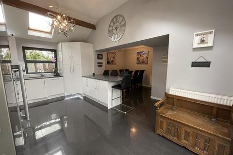 46 Carmarthen Road, Cross Hands, Llanelli, SA14 6SU