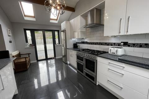 46 Carmarthen Road, Cross Hands, Llanelli, SA14 6SU