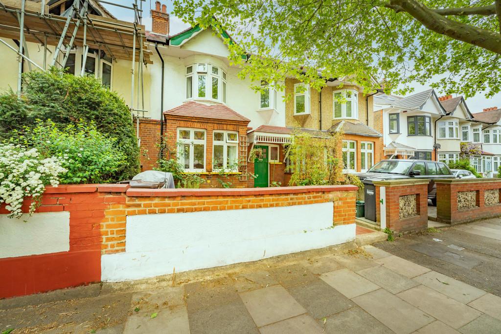 Boston Manor Road, Brentford 4 bed terraced house £825,000