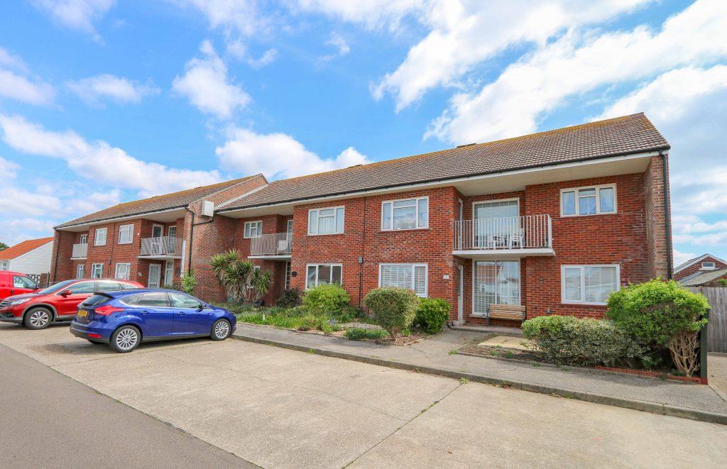 Seafront Estate, Hayling Island 2 bed flat £230,000