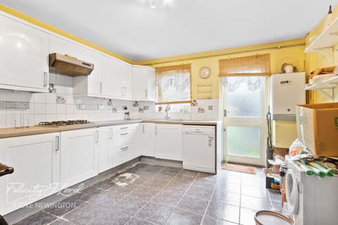 4 Cottage Walk, London, N16 7LA