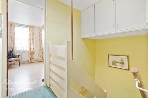 4 Cottage Walk, London, N16 7LA