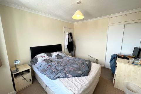 4 bedroom flat to rent, Milverton House, Southsea