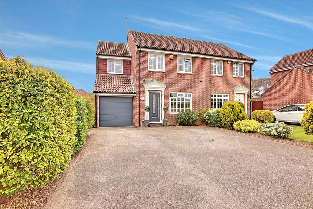 Way, Littlehampton, West... 4 bed semidetached house £425,000