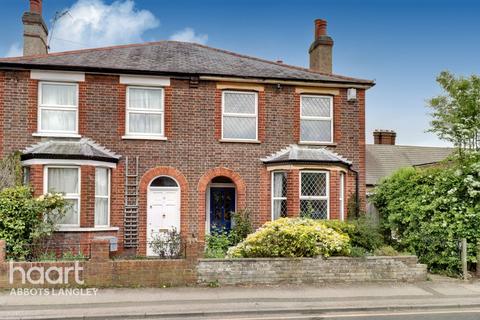 4 Abbots Road, Abbots Langley, WD5 0AZ