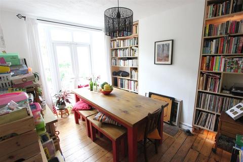 3 bedroom end of terrace house for sale - Michael Road, South Norwood, London SE25 6rL