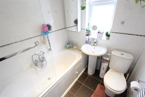 3 bedroom end of terrace house for sale - Michael Road, South Norwood, London SE25 6rL