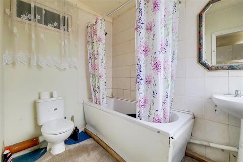 230 Valence Wood Road, Dagenham, RM8 3AD