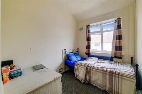 230 Valence Wood Road, Dagenham, RM8 3AD