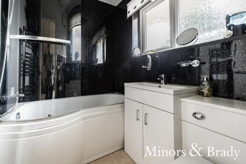 54 Springdale Crescent, Brundall, Norwich, NR13 5RA