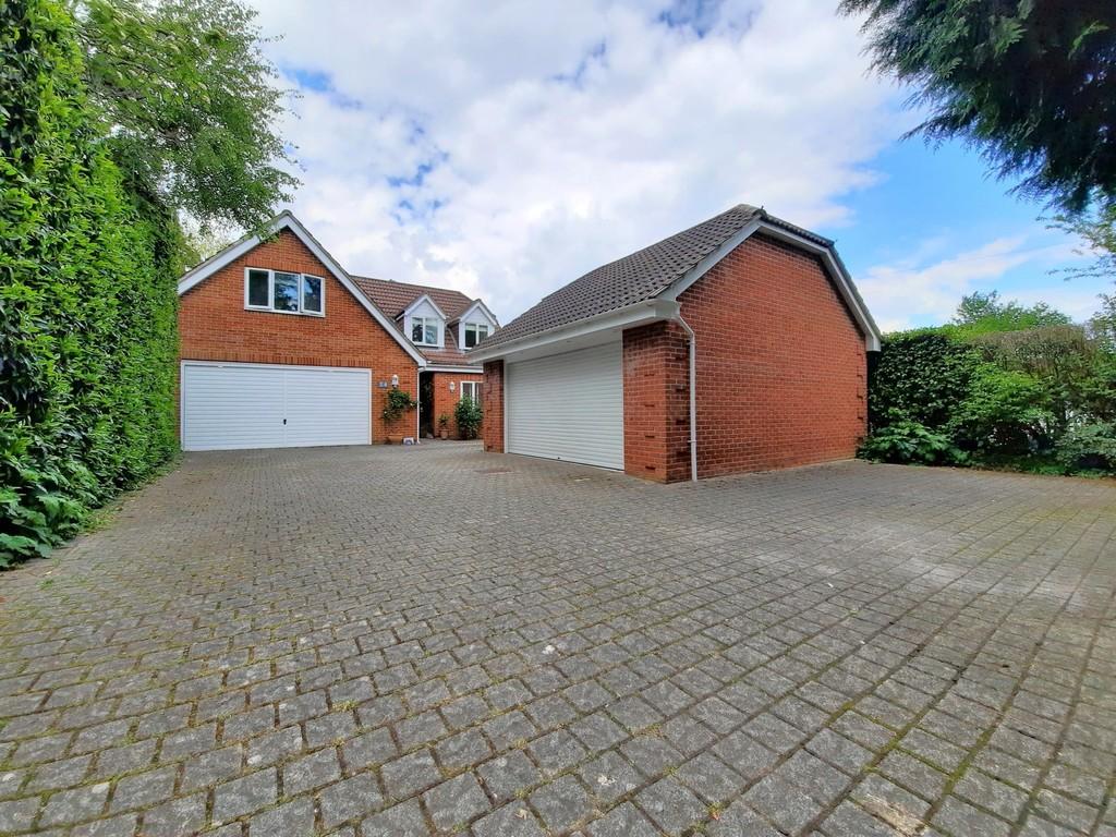 Church Road, Locks Heath 4 bed detached house - £700,000