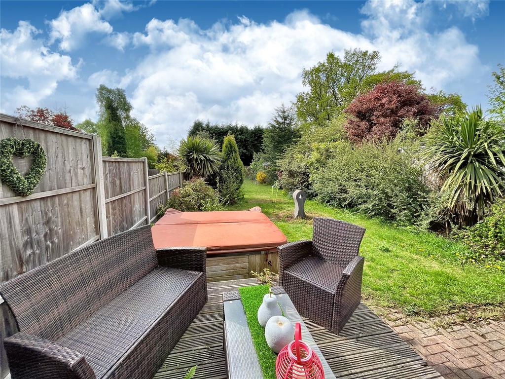 Hatherton Road, Cannock WS11 1HH 5 bed detached house £479,995