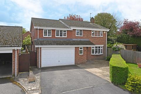 9 Beadle Garth, Copmanthorpe, York, YO23 3YJ
