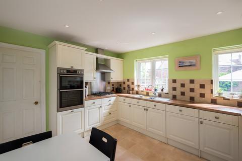 9 Beadle Garth, Copmanthorpe, York, YO23 3YJ