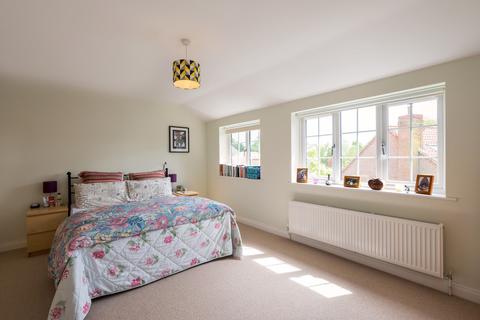 9 Beadle Garth, Copmanthorpe, York, YO23 3YJ