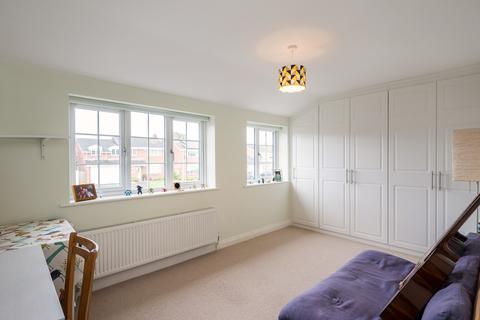 9 Beadle Garth, Copmanthorpe, York, YO23 3YJ