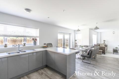 65 Sam Smith Way, Rackheath, Norwich, NR13 6TA