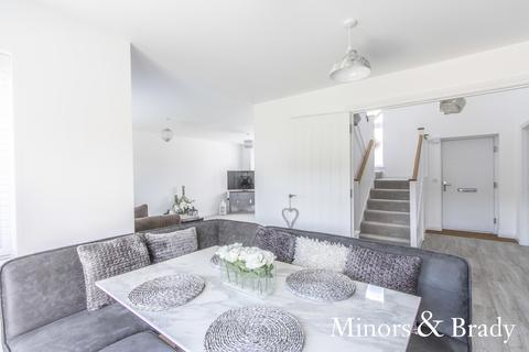 65 Sam Smith Way, Rackheath, Norwich, NR13 6TA
