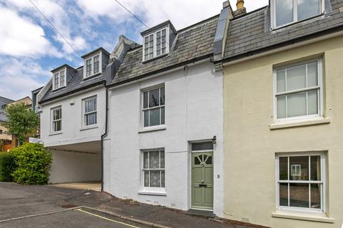 3 bedroom terraced house to rent - Mews Lane, Winchester