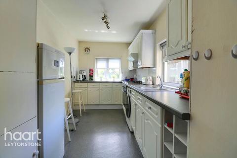 92 Park Grove Road, London, E11 4PU