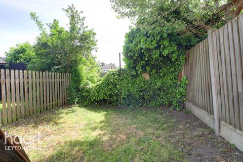 92 Park Grove Road, London, E11 4PU